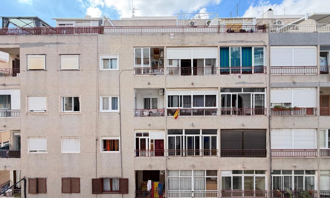 Segunda mano - Apartamento -
Torrevieja - Estacion De Autobuses