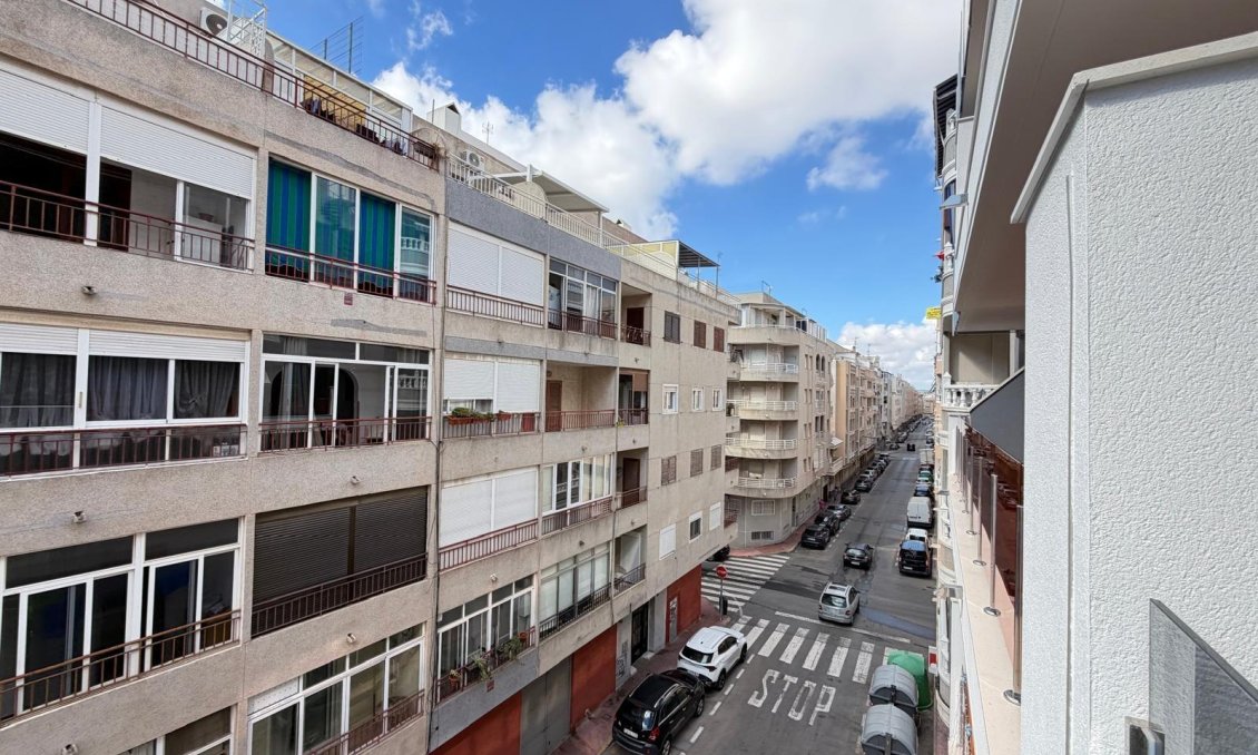 Segunda mano - Apartamento -
Torrevieja - Estacion De Autobuses