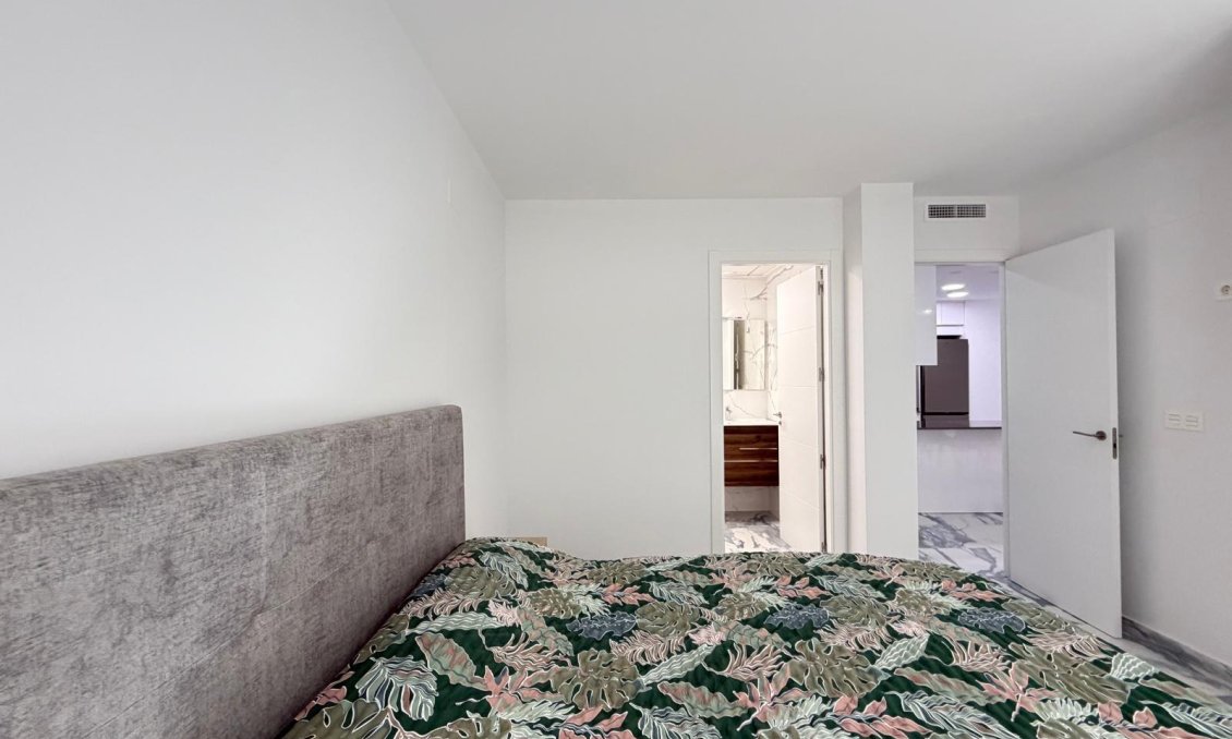 Segunda mano - Apartamento -
Torrevieja - Estacion De Autobuses