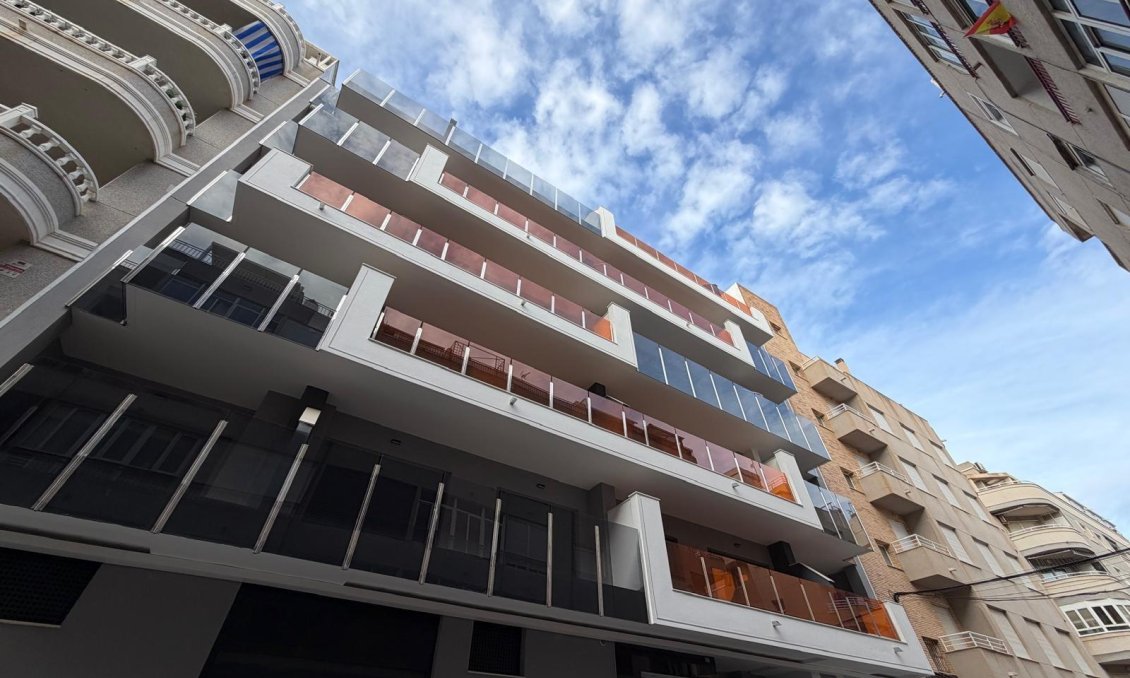 Revânzare - Apartament -
Torrevieja - Estacion De Autobuses