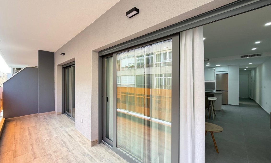 Revânzare - Apartament -
Torrevieja - Estacion De Autobuses