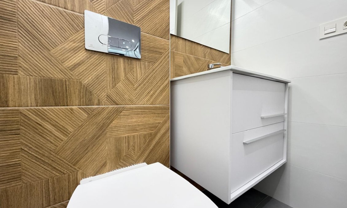 Revânzare - Apartament -
Torrevieja - Estacion De Autobuses