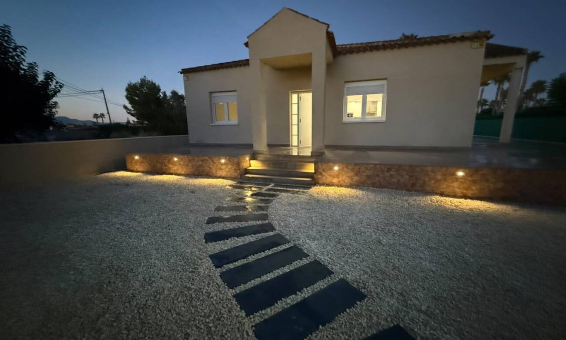 Segunda mano - Villa -
Catral - Costa Blanca