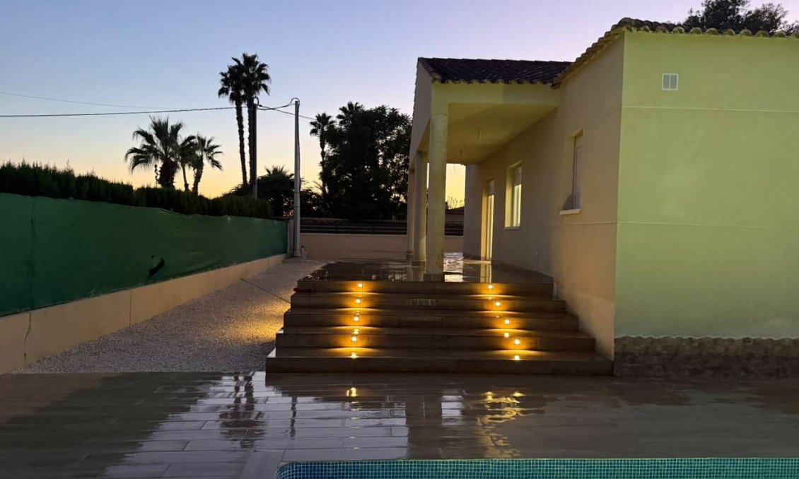Segunda mano - Villa -
Catral - Costa Blanca