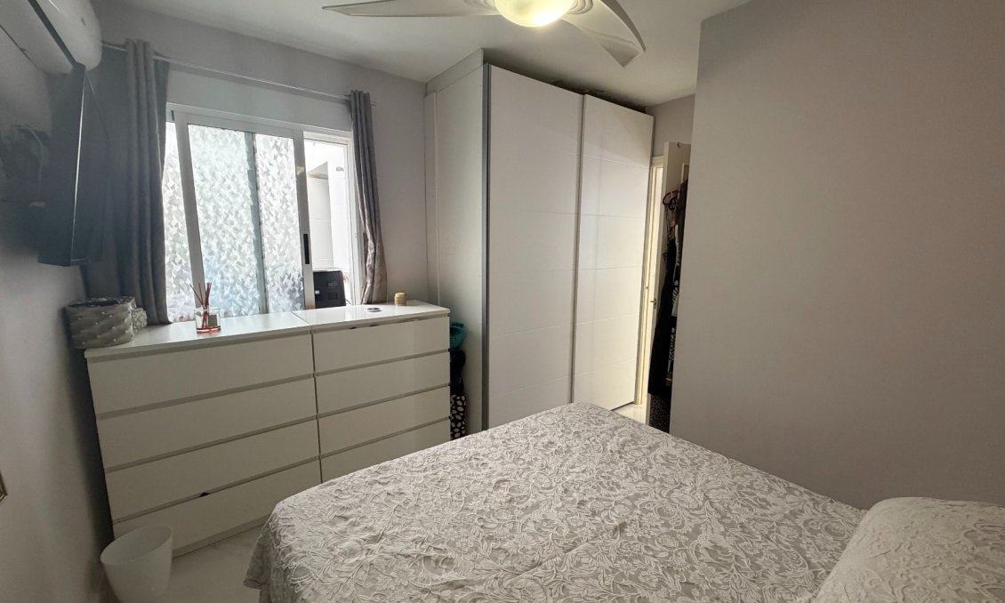 Segunda mano - Apartamento -
Orihuela - Inland