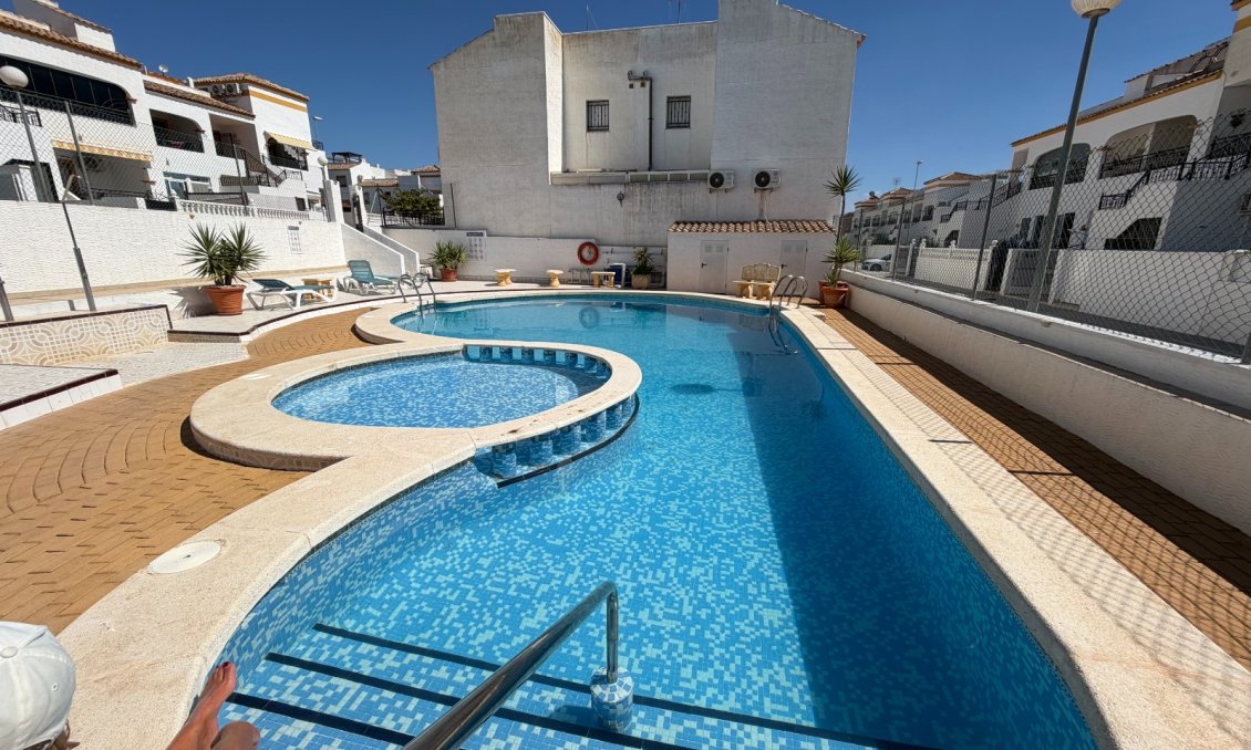 Segunda mano - Apartamento -
Orihuela - Inland