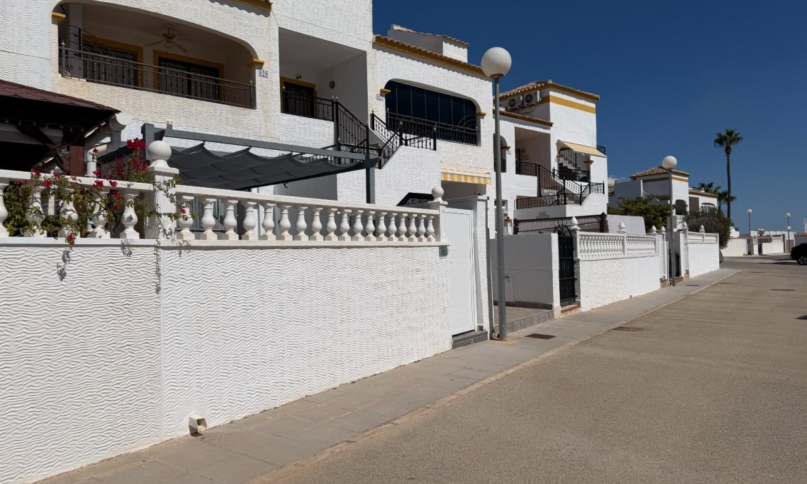 Segunda mano - Apartamento -
Orihuela - Inland