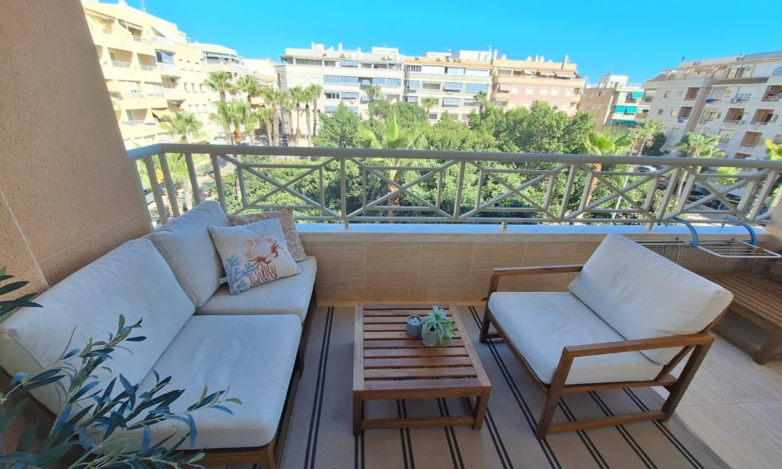 Segunda mano - Apartamento -
Torrevieja - Playa del Cura