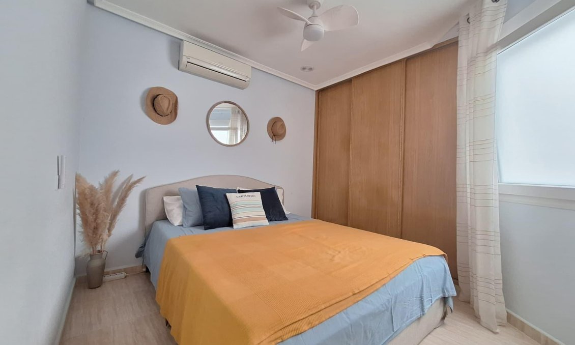 Segunda mano - Apartamento -
Torrevieja - Playa del Cura
