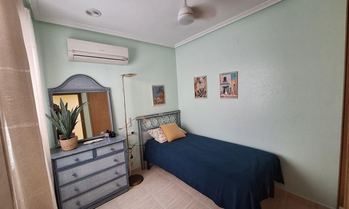 Segunda mano - Apartamento -
Torrevieja - Playa del Cura