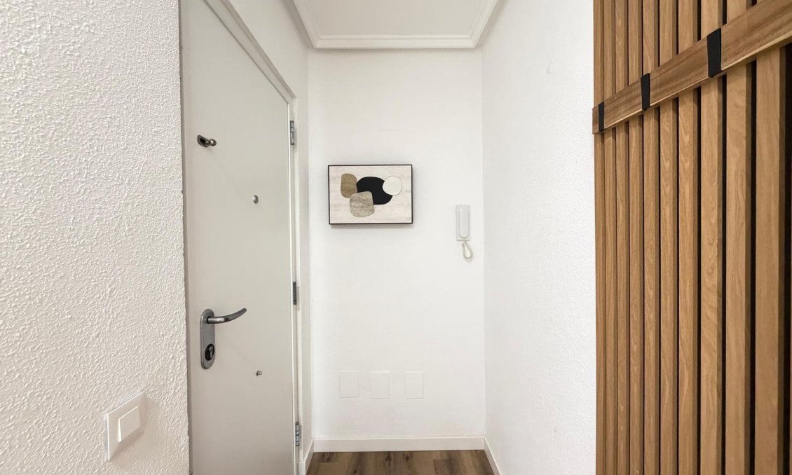 Segunda mano - Apartamento -
Torrevieja - PARQUE DE LAS NACIONES