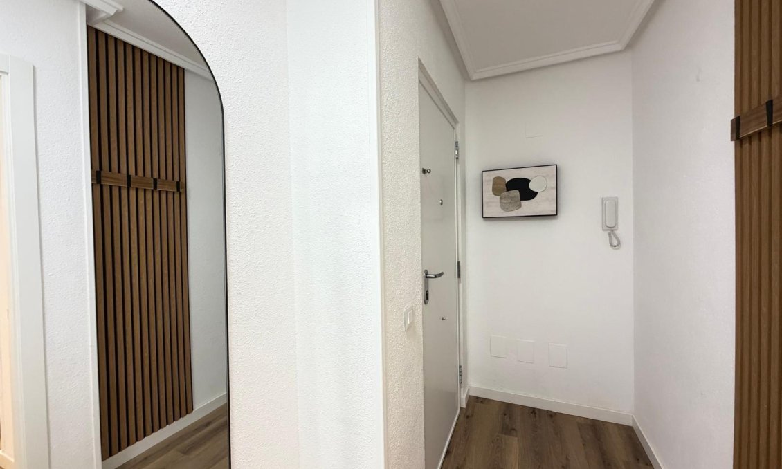 Segunda mano - Apartamento -
Torrevieja - PARQUE DE LAS NACIONES