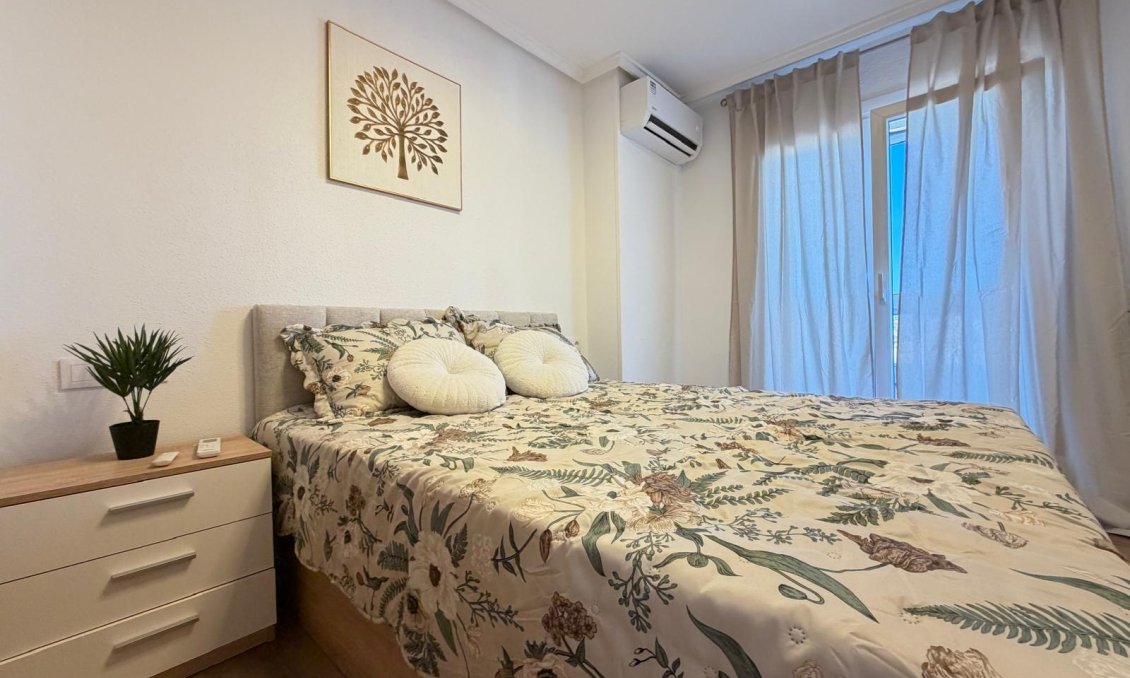 Segunda mano - Apartamento -
Torrevieja - PARQUE DE LAS NACIONES