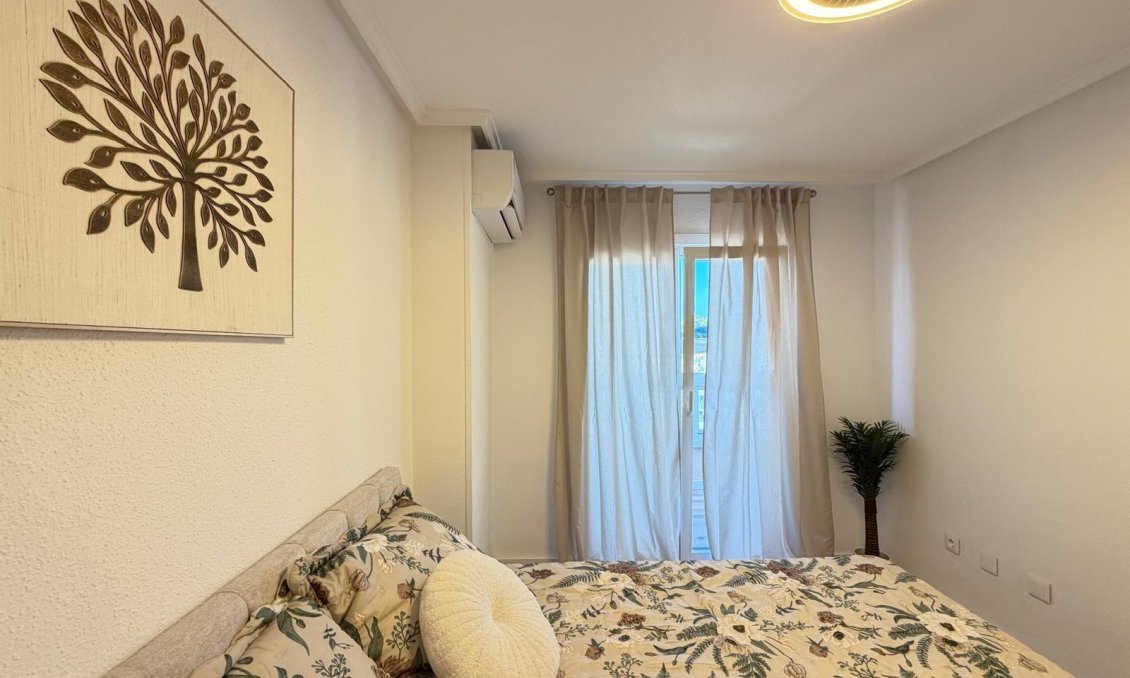 Segunda mano - Apartamento -
Torrevieja - PARQUE DE LAS NACIONES