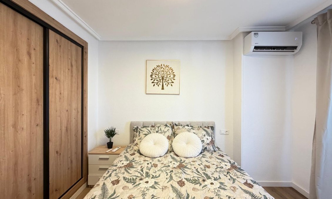 Segunda mano - Apartamento -
Torrevieja - PARQUE DE LAS NACIONES