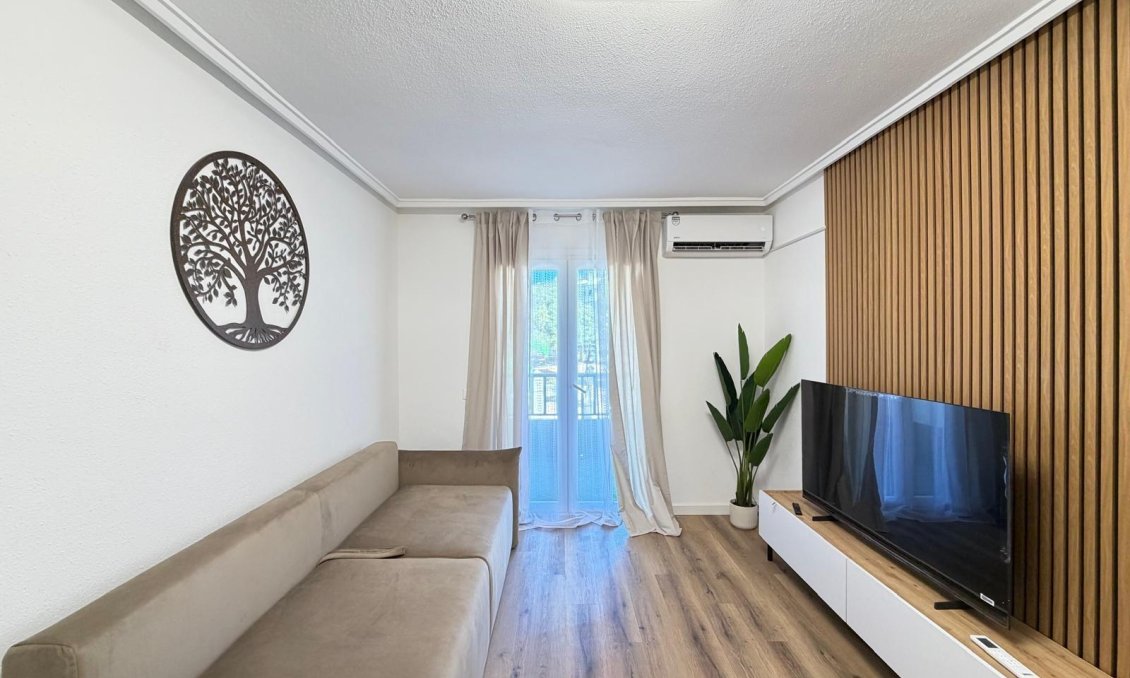Segunda mano - Apartamento -
Torrevieja - PARQUE DE LAS NACIONES
