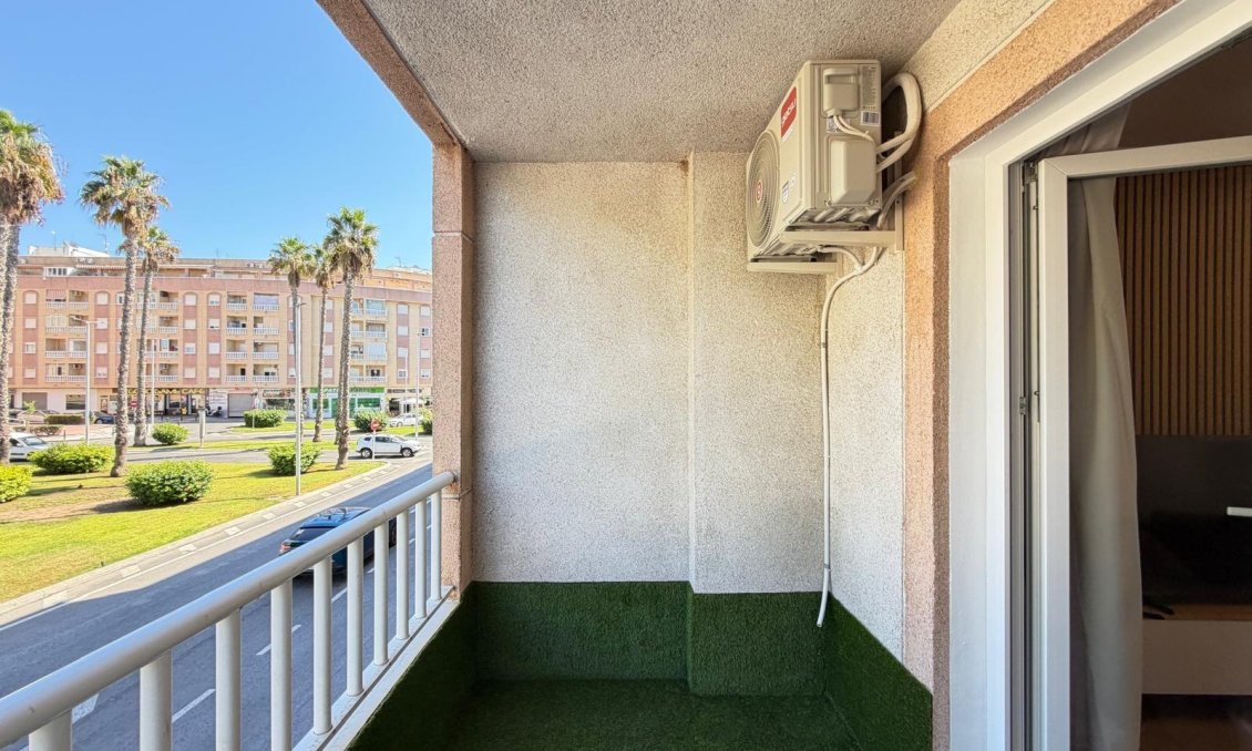 Segunda mano - Apartamento -
Torrevieja - PARQUE DE LAS NACIONES