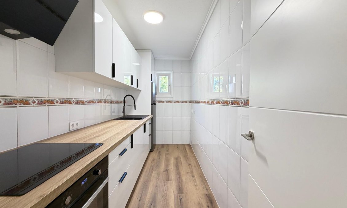 Segunda mano - Apartamento -
Torrevieja - PARQUE DE LAS NACIONES