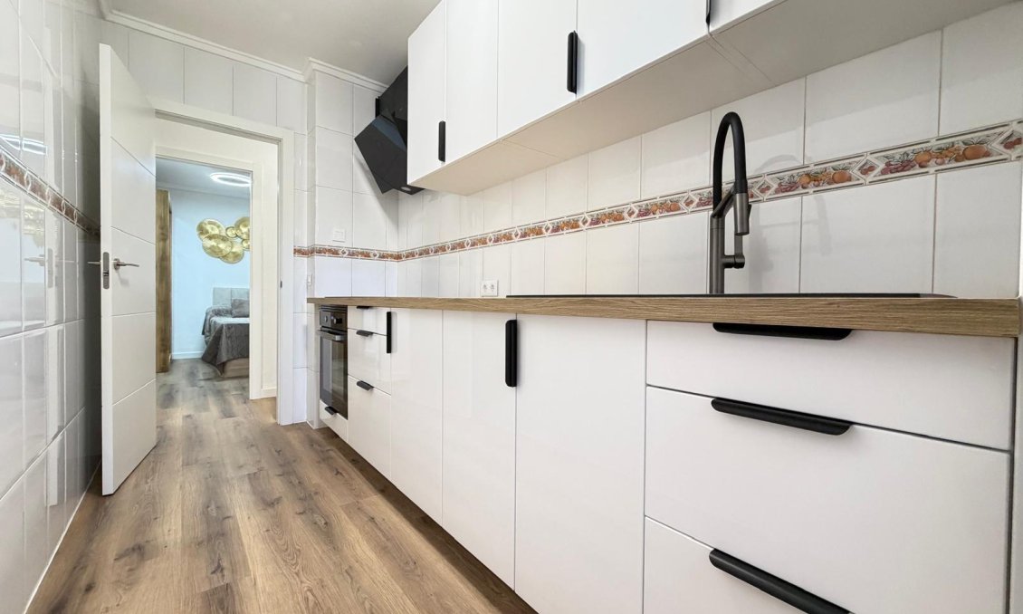 Segunda mano - Apartamento -
Torrevieja - PARQUE DE LAS NACIONES