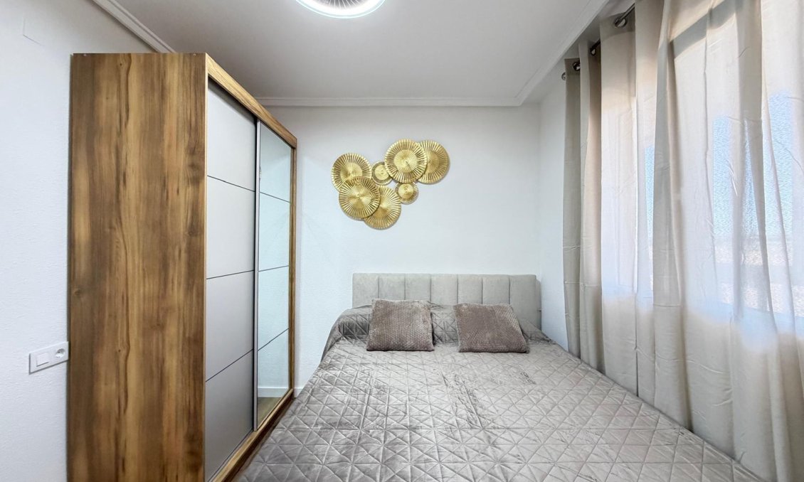 Segunda mano - Apartamento -
Torrevieja - PARQUE DE LAS NACIONES