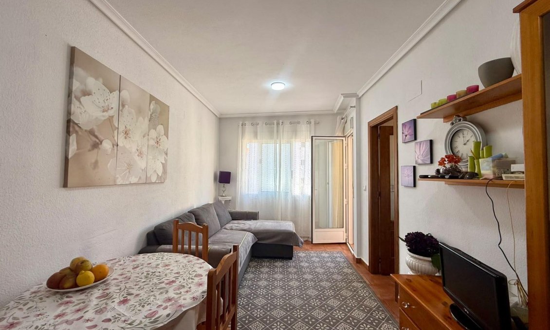 Segunda mano - Apartamento -
Torrevieja - Centro