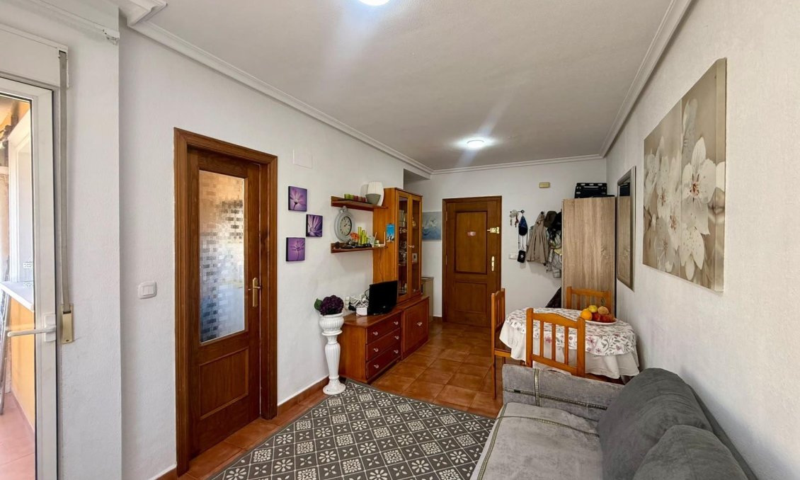 Segunda mano - Apartamento -
Torrevieja - Centro