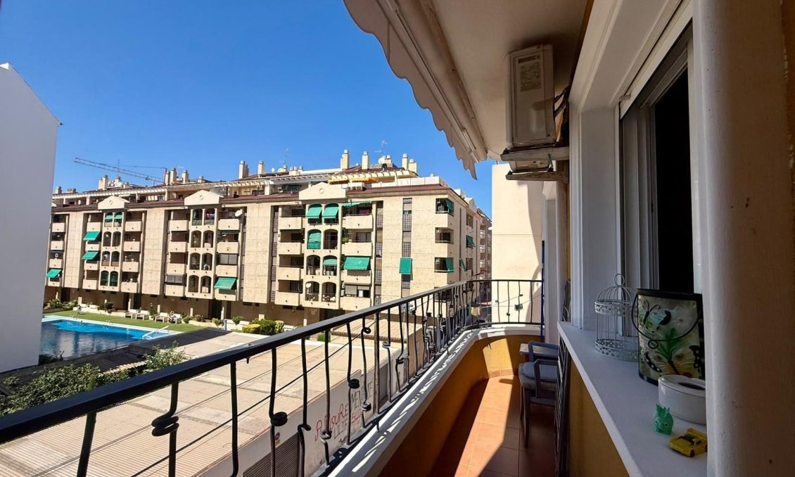 Segunda mano - Apartamento -
Torrevieja - Centro