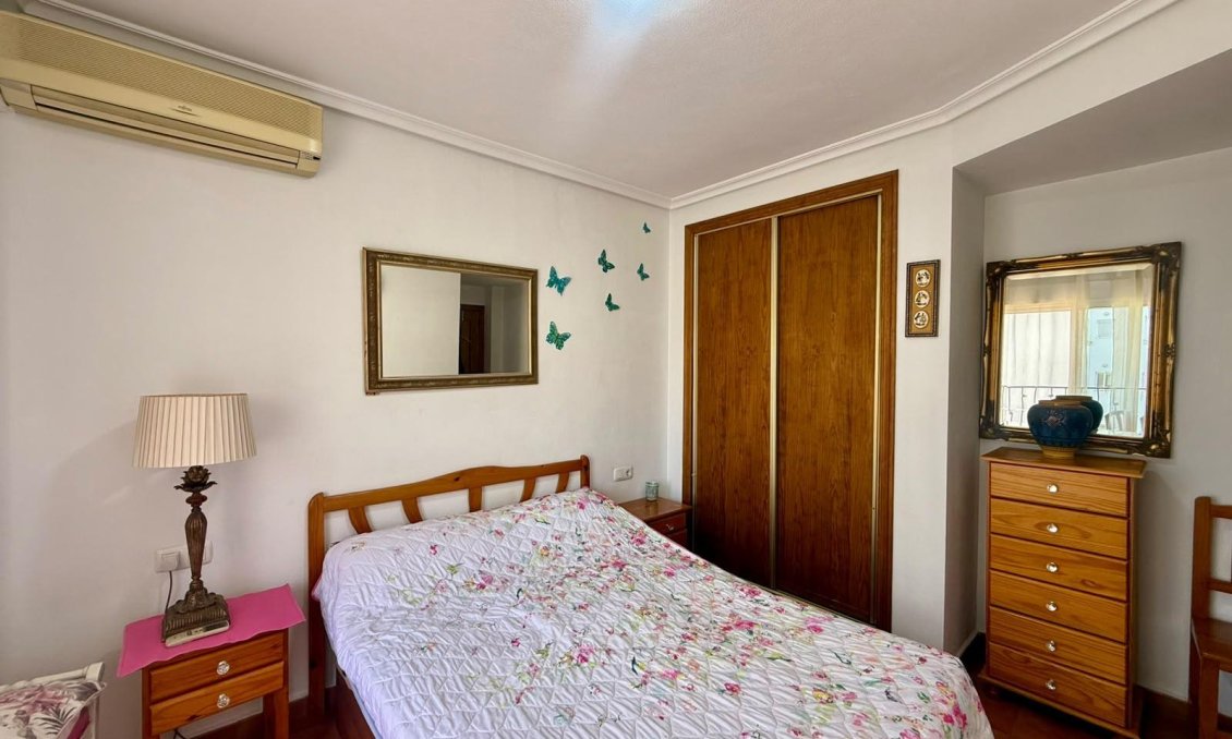 Segunda mano - Apartamento -
Torrevieja - Centro