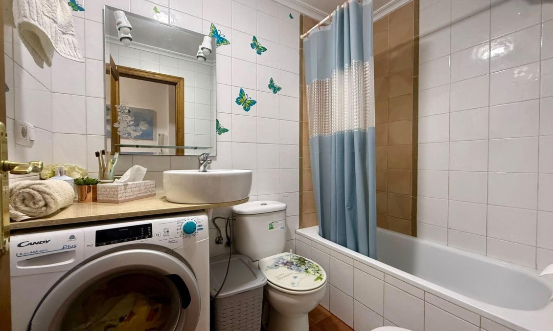 Segunda mano - Apartamento -
Torrevieja - Centro