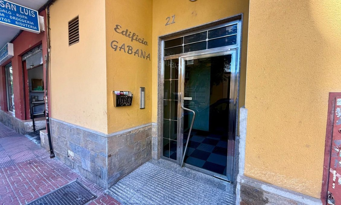 Segunda mano - Apartamento -
Torrevieja - Centro