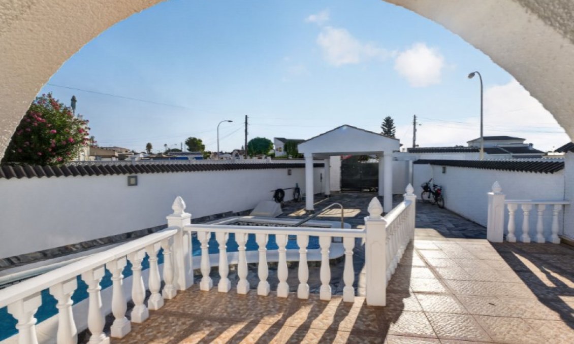 Segunda mano - Villa -
Torrevieja - Costa Blanca