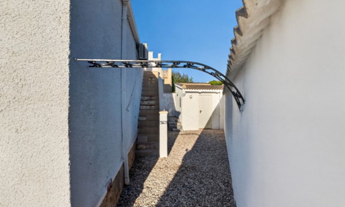 Segunda mano - Villa -
Torrevieja - Costa Blanca