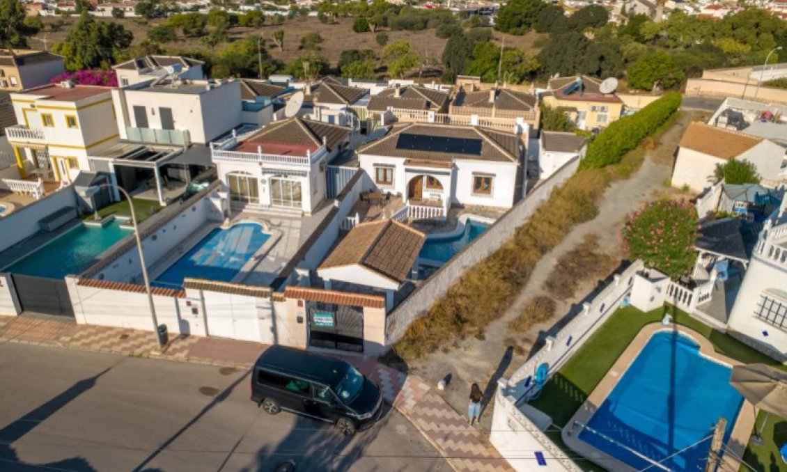 Segunda mano - Villa -
Torrevieja - Costa Blanca