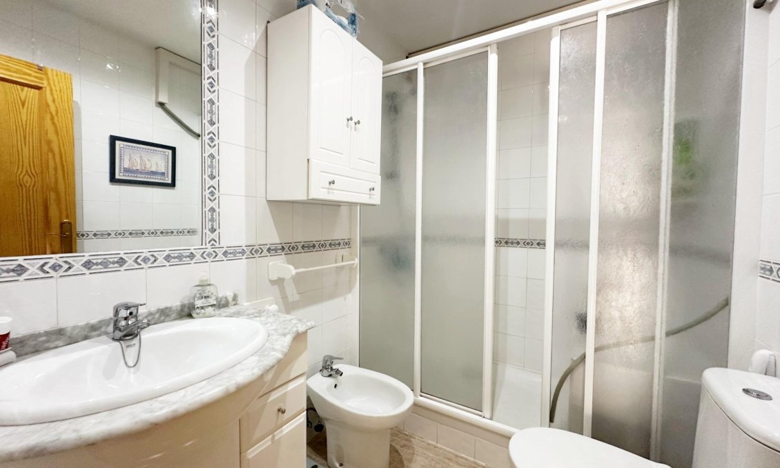 Segunda mano - Apartamento -
Orihuela Costa - Campoamor
