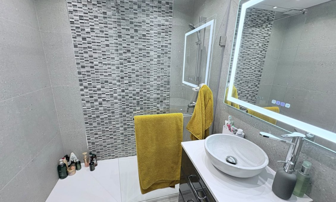 Revente - Villa -
Villamartin - Costa Blanca