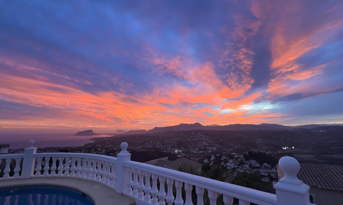 Segunda mano - Villa -
Cumbre del Sol - Costa Blanca