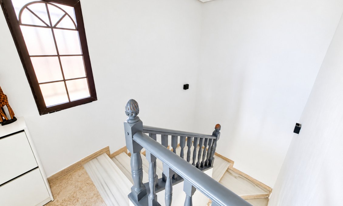 Segunda mano - Villa -
Villamartin - Costa Blanca