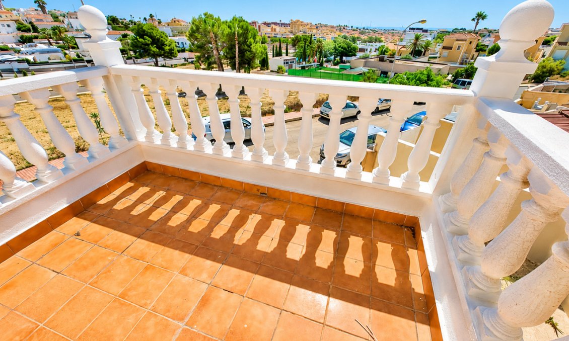 Segunda mano - Villa -
Villamartin - Costa Blanca