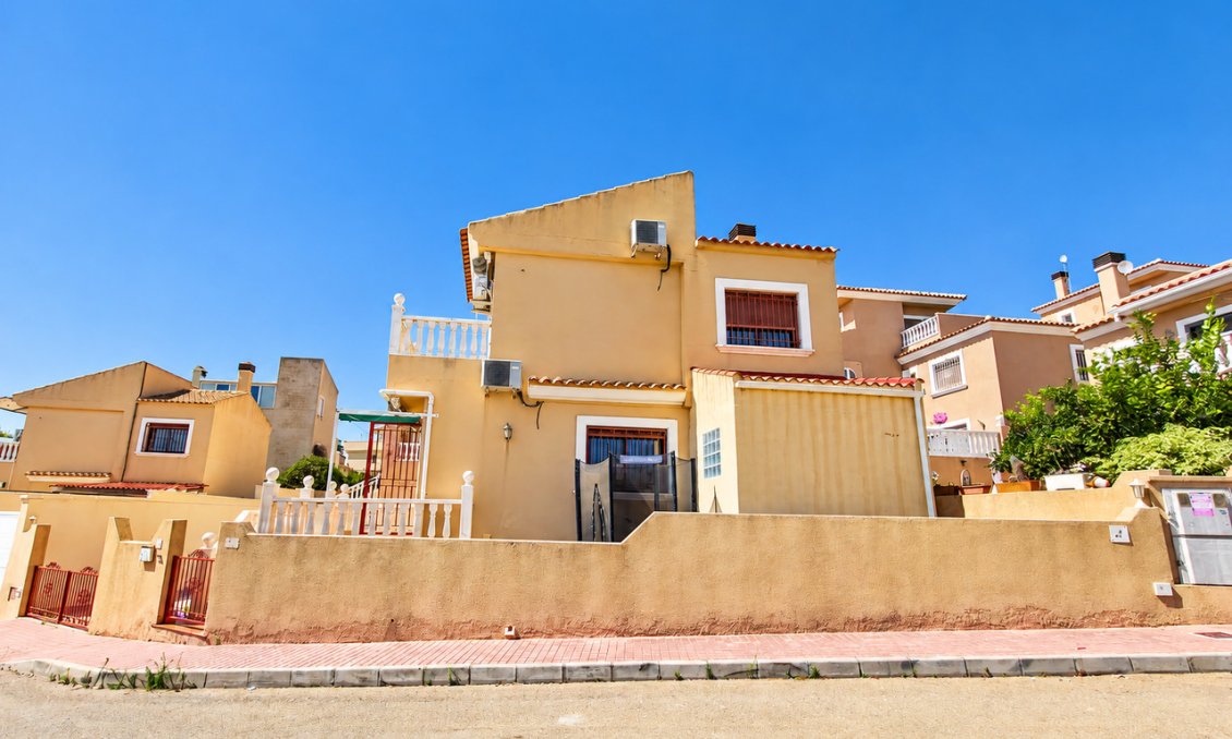 Segunda mano - Villa -
Villamartin - Costa Blanca