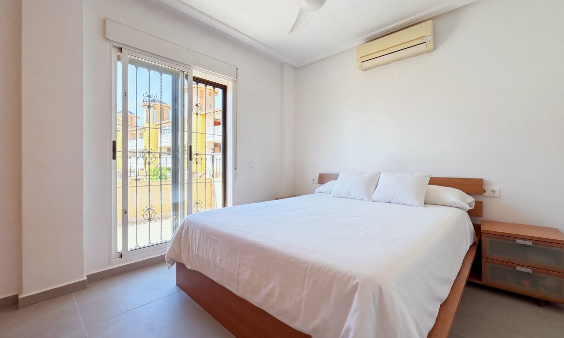 Segunda mano - Adosado -
Orihuela Costa - Costa Blanca