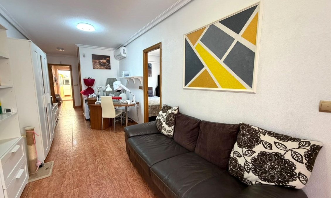 Segunda mano - Bungalow -
Torrevieja - La Mata