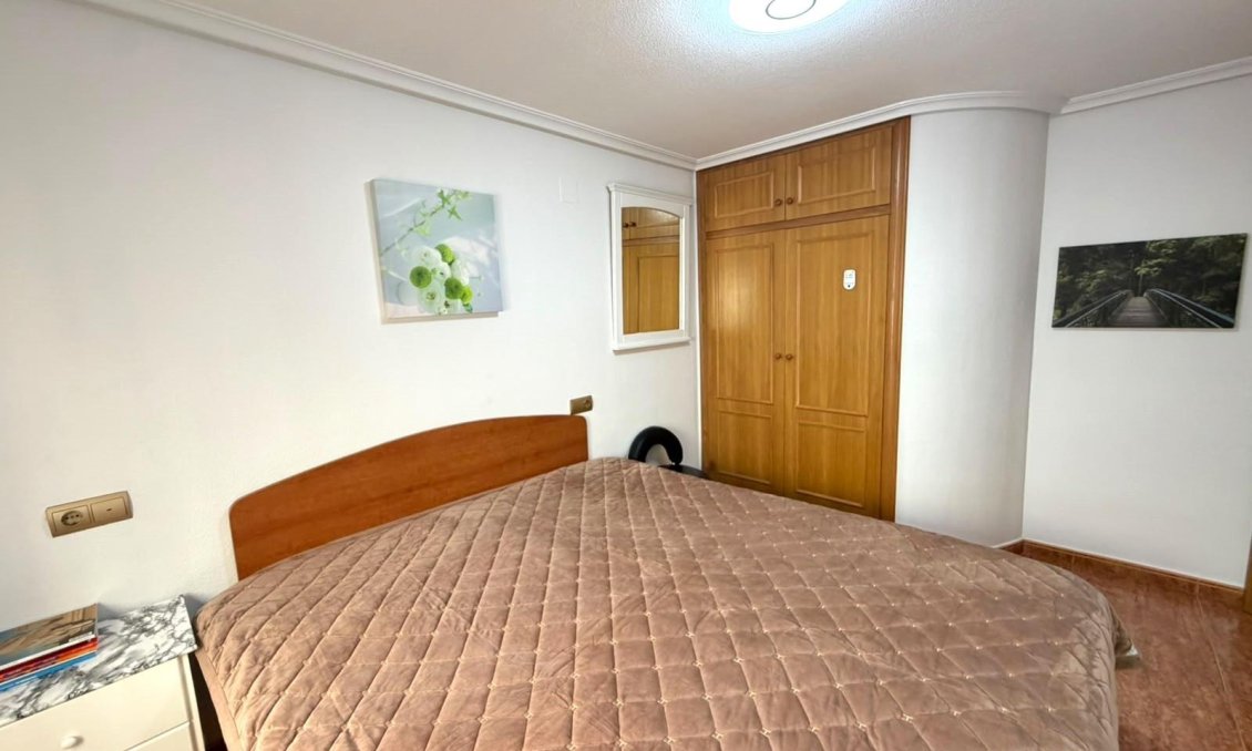 Segunda mano - Bungalow -
Torrevieja - La Mata