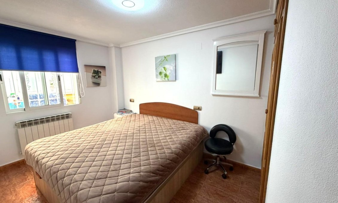 Segunda mano - Bungalow -
Torrevieja - La Mata