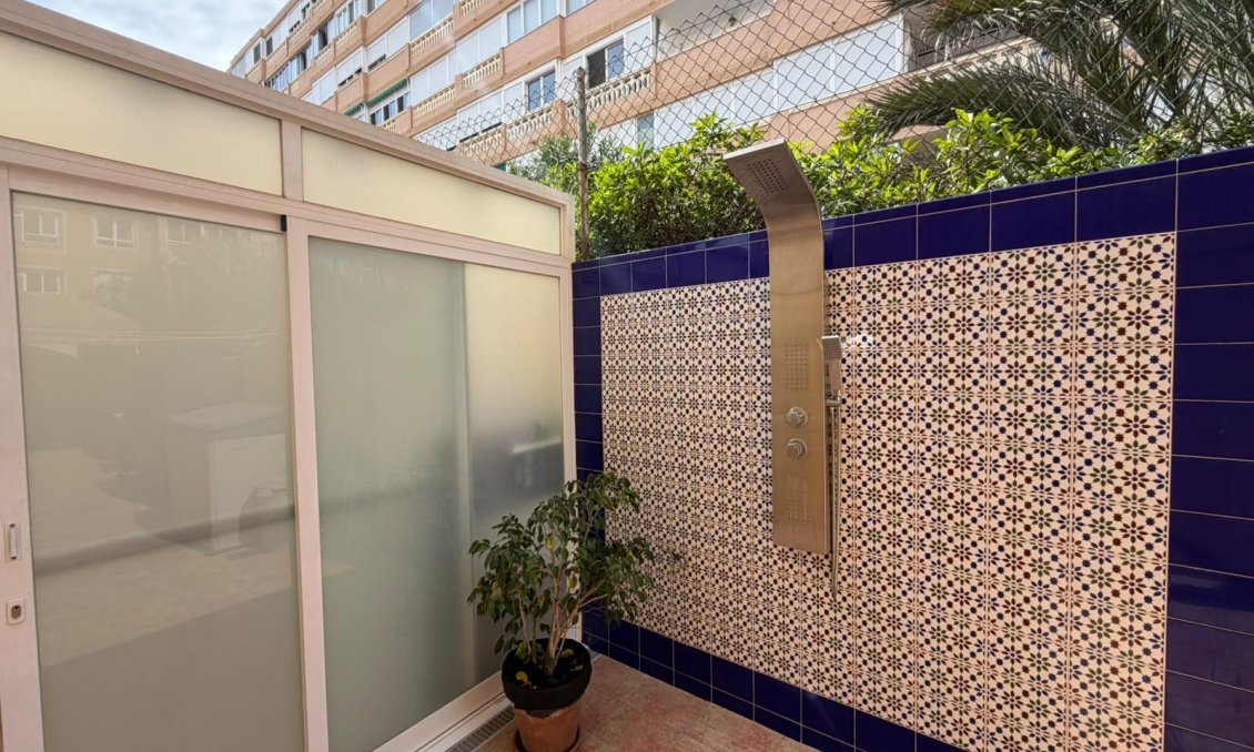 Segunda mano - Bungalow -
Torrevieja - La Mata