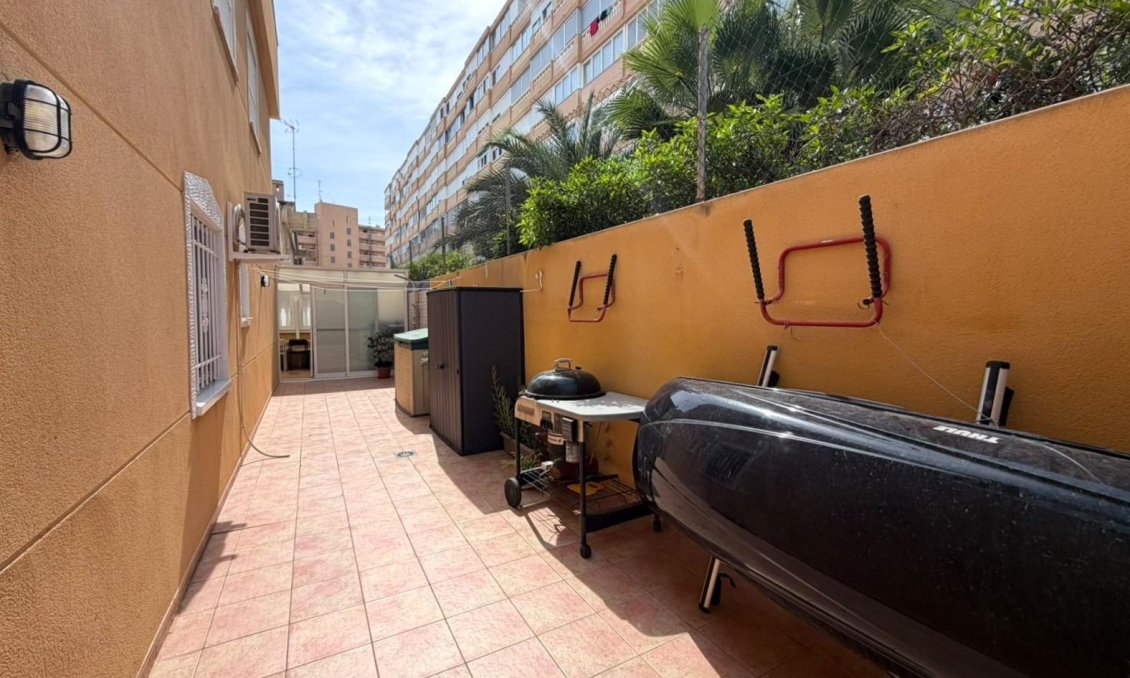 Segunda mano - Bungalow -
Torrevieja - La Mata