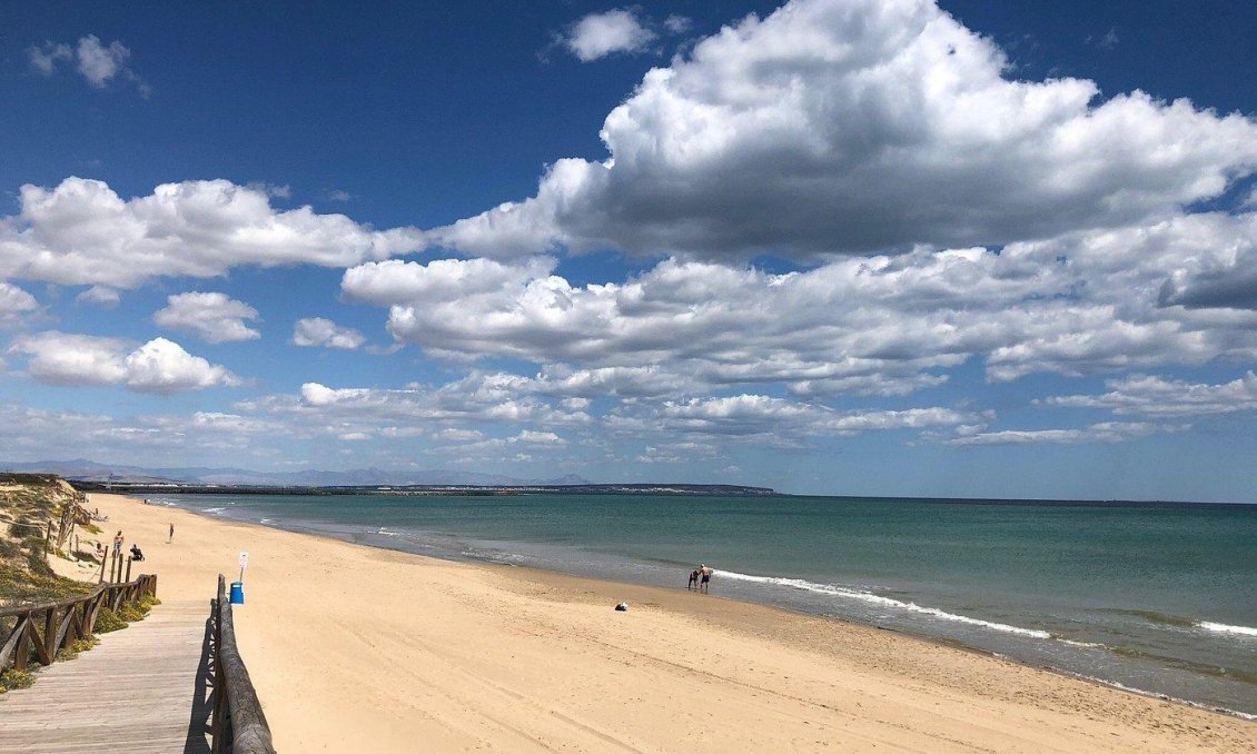 Segunda mano - Bungalow -
Torrevieja - La Mata