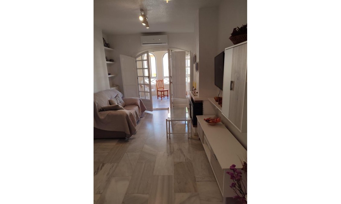 Segunda mano - Apartamento -
Torrevieja - Los Frutales