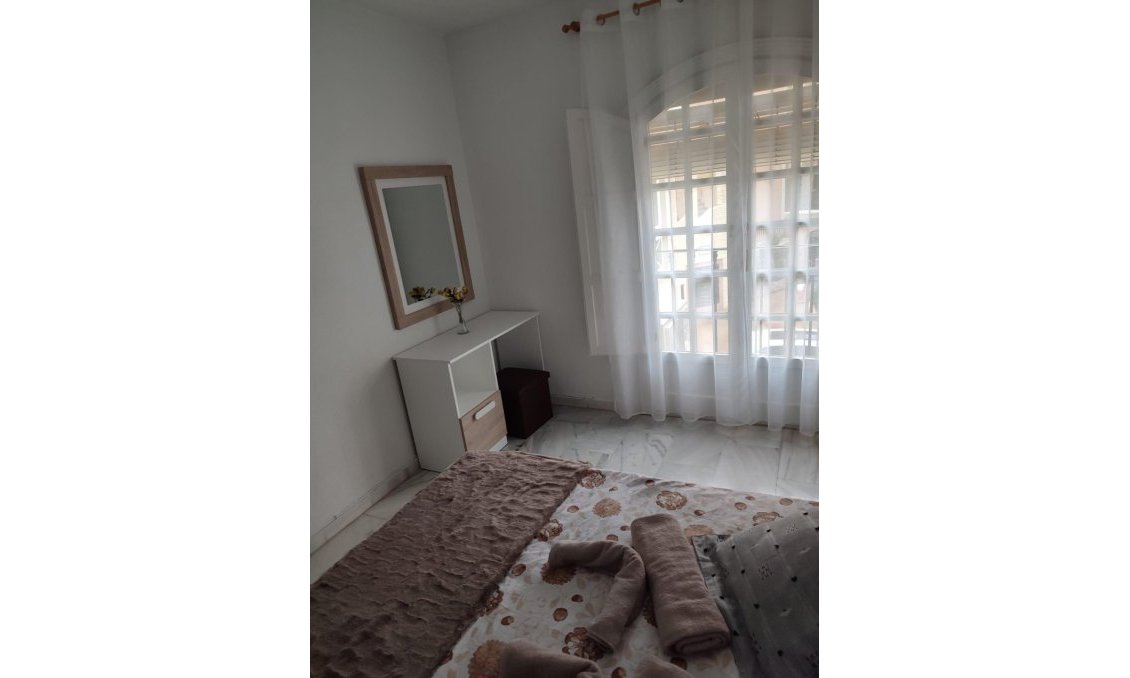 Segunda mano - Apartamento -
Torrevieja - Los Frutales