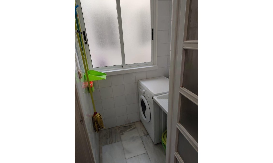 Segunda mano - Apartamento -
Torrevieja - Los Frutales