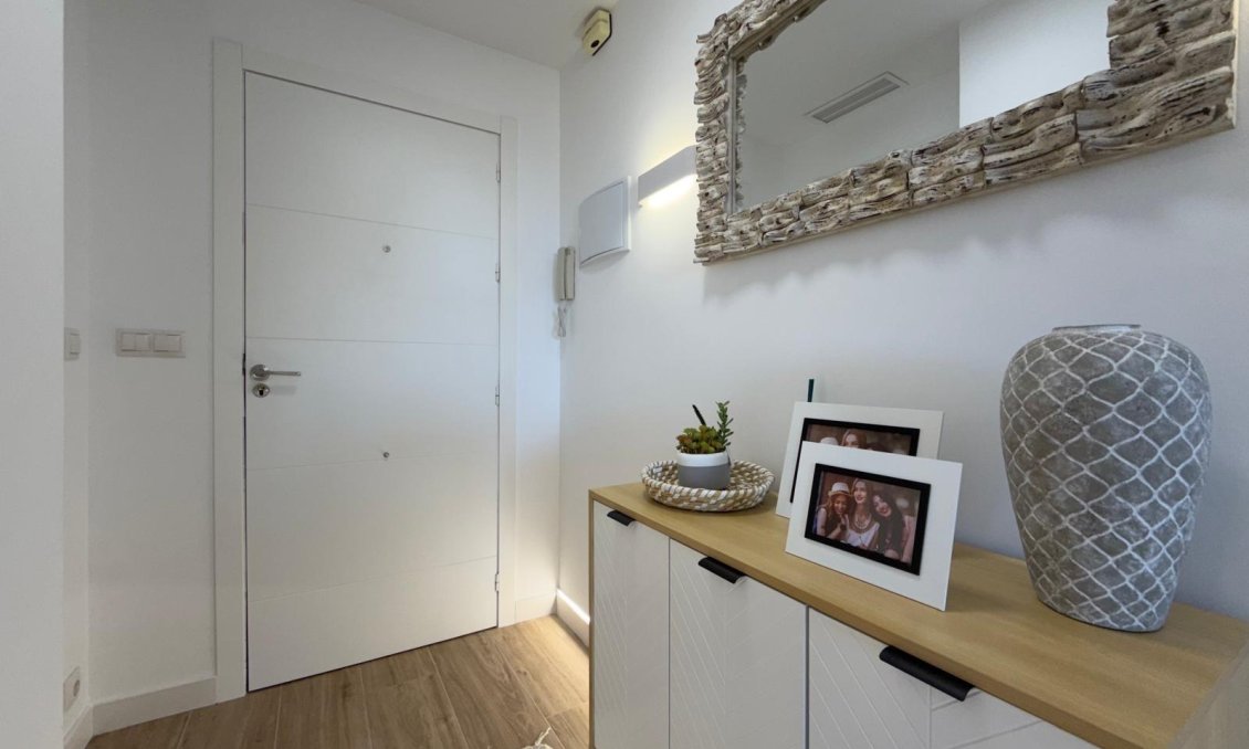 Segunda mano - Apartamento -
Torrevieja - Punta Prima